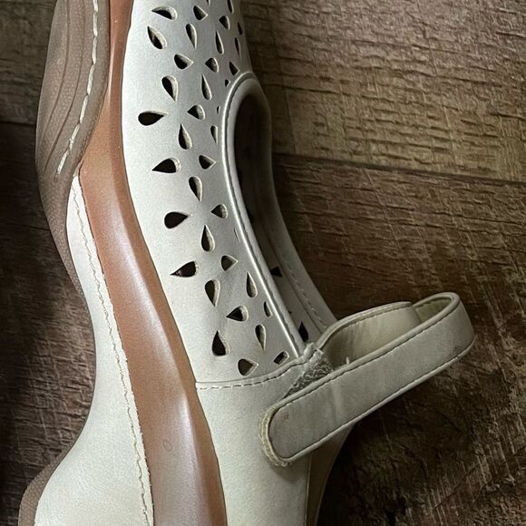 𝅺Solanz Vespa clogs cream lazer cut size 7.5 shoes ankle strap - Picture 4 of 14